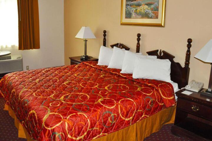Avalon Inn Sandusky Buitenkant foto